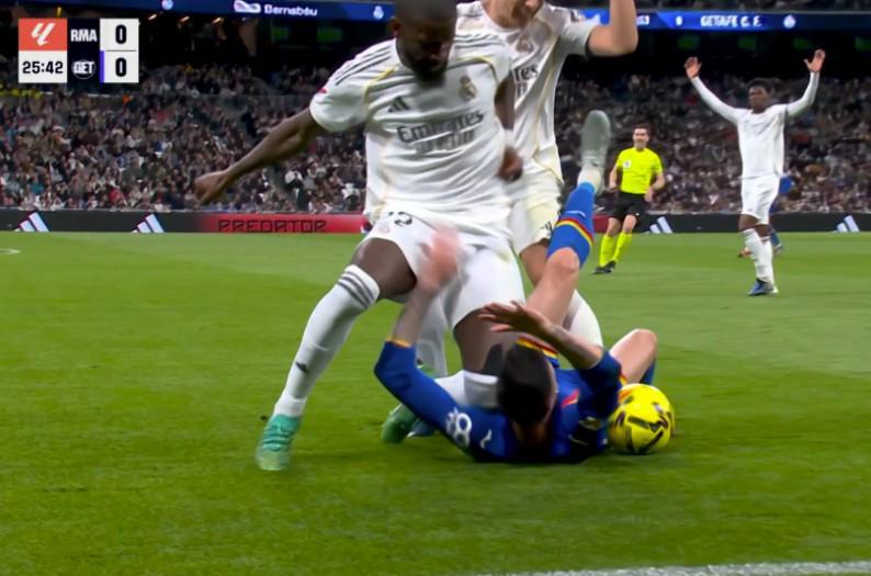 黄金甲体育官网-西媒：裁判界均认定吕迪格应禁赛4-12场，当值VAR重大失误