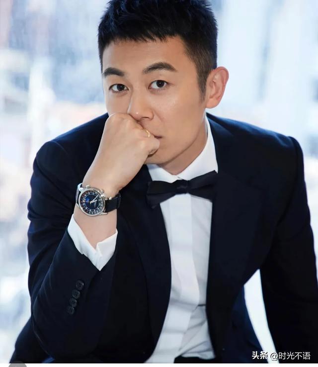 黄金甲体育官网-朱亚文现身上海街头被偶遇,网友:声音很好听,私服帅爆了!