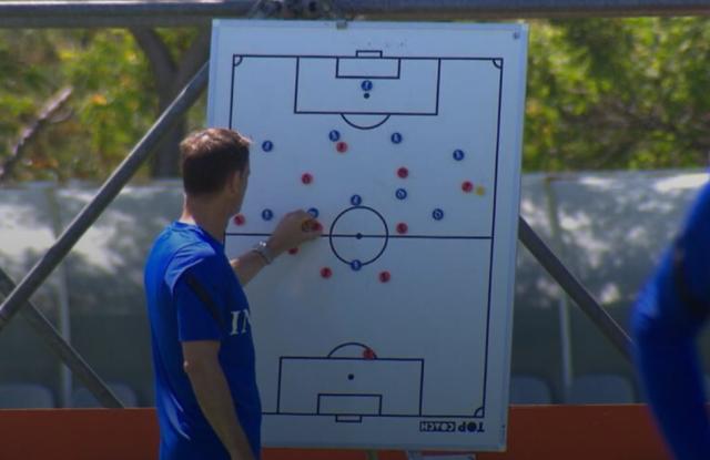 黄金甲体育官方网站-欧洲杯前瞻之战术:三中卫,求生图强捷径?